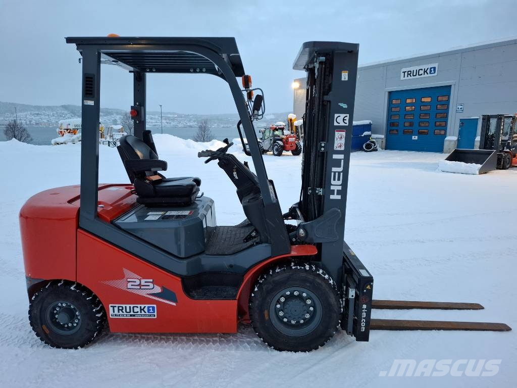 Heli CPCD25-XC26H - 2,5 tonns diesel - 4,7 m løftehøyde Dīzeļa autoiekrāvēji
