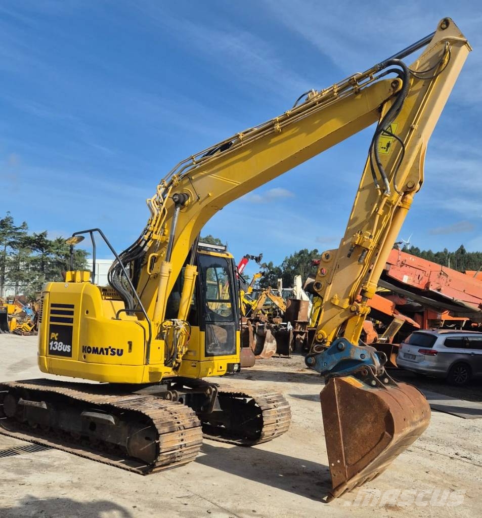 Komatsu PC 138 US حفارات زحافة