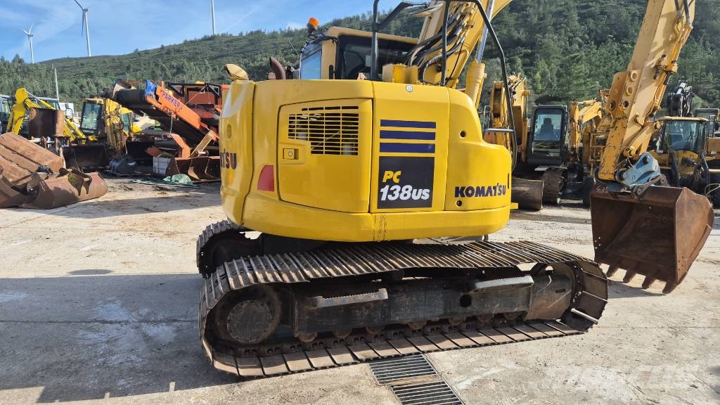 Komatsu PC 138 US حفارات زحافة