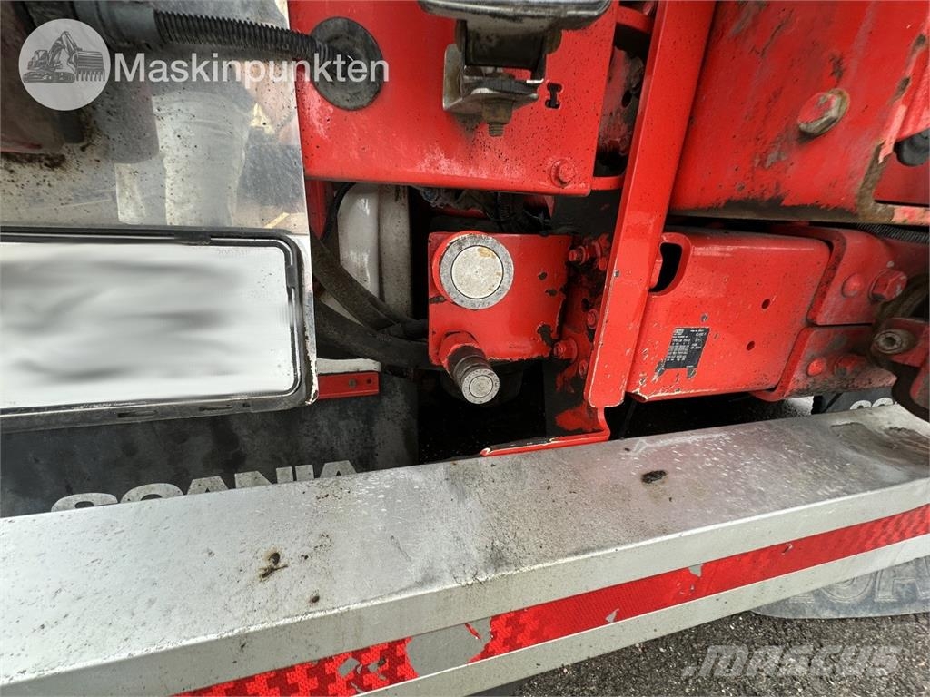 Scania R650B6X2*4NB شاحنات ذات صهاريج