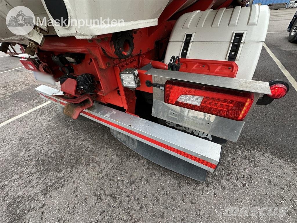 Scania R650B6X2*4NB شاحنات ذات صهاريج