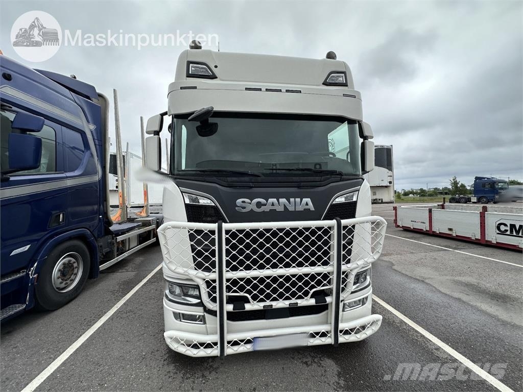Scania R650B6X2*4NB شاحنات ذات صهاريج