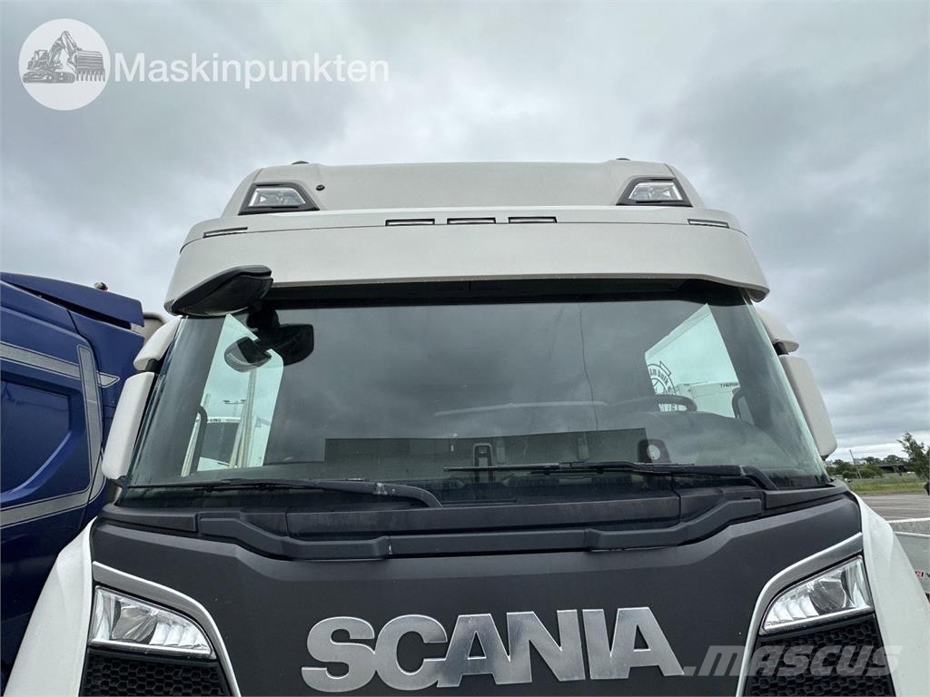 Scania R650B6X2*4NB شاحنات ذات صهاريج