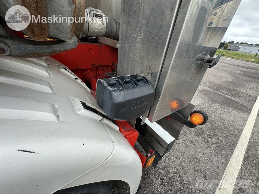 Scania R650B6X2*4NB شاحنات ذات صهاريج