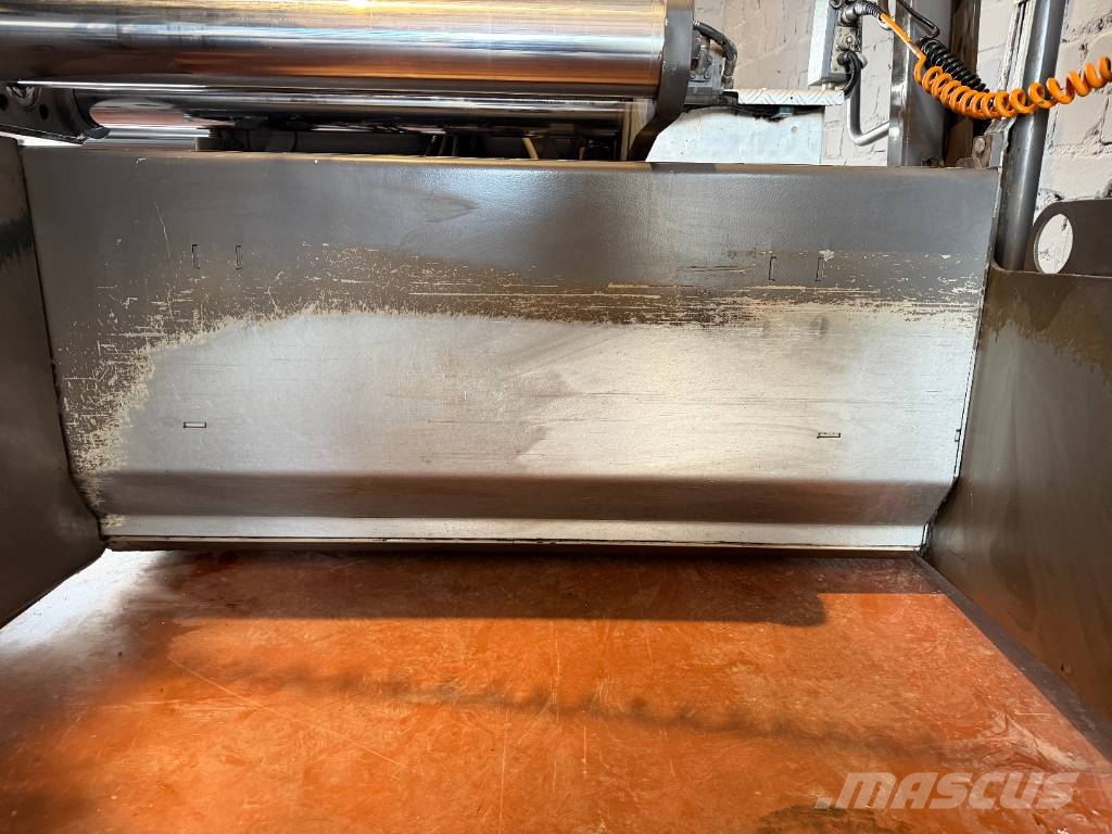 Volvo P6820C ABG Asfalto klotuvai