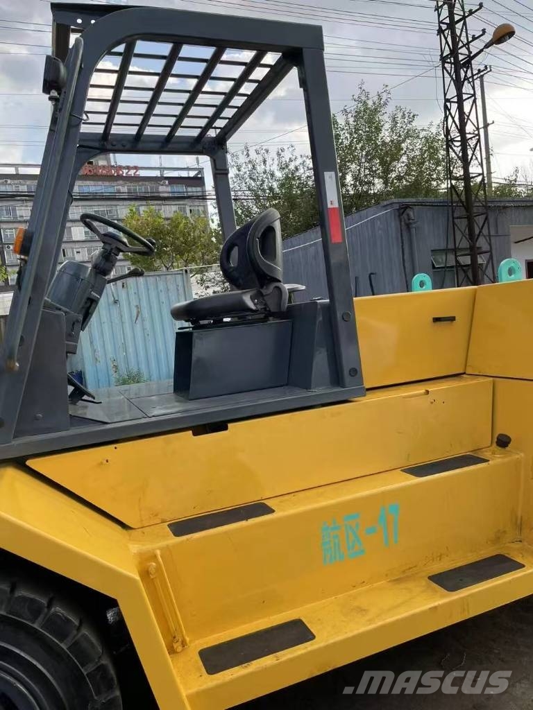 Komatsu FD 160 Dieseltrukit