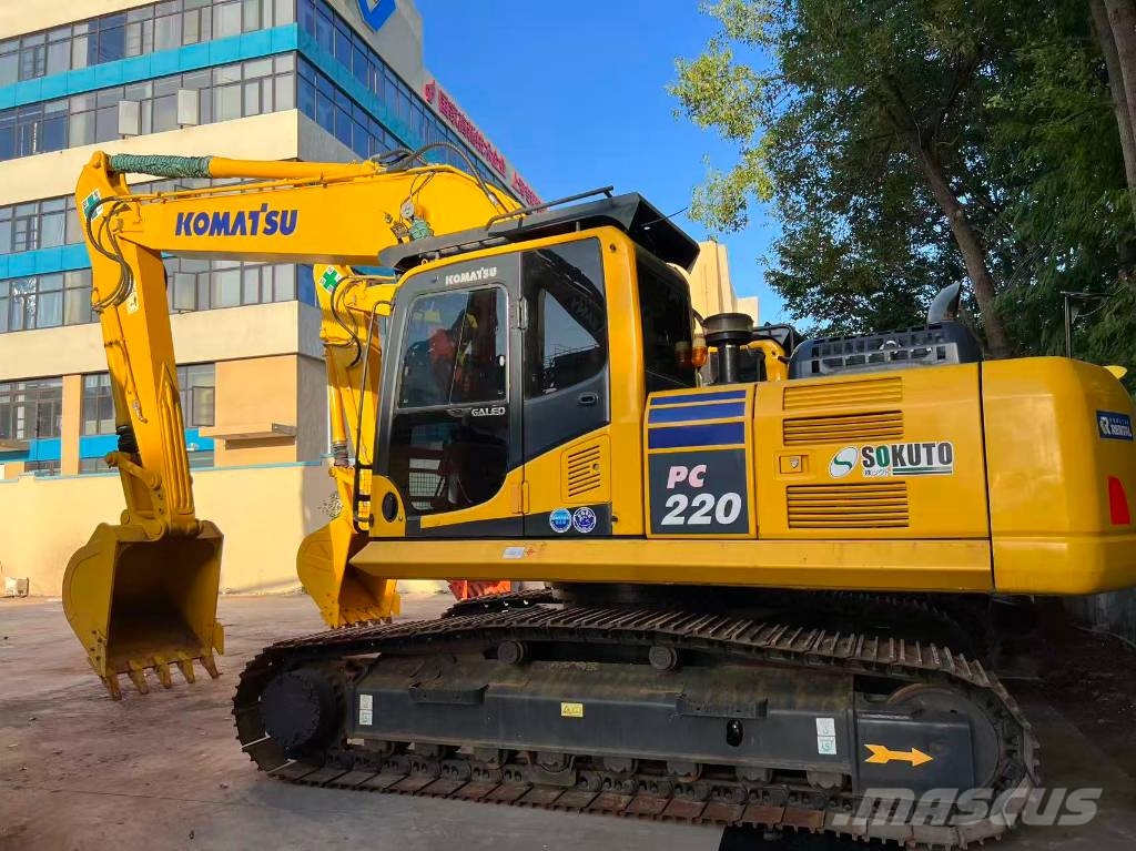 Komatsu PC 220-8 Pásové rýpadlá