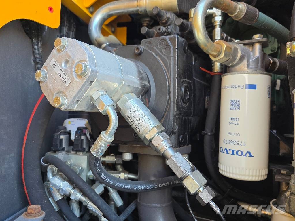 Volvo EWR 150E, 2016 ROK, GŁOWICA, PŁYWAJĄCE RAMIĘ Колісні екскаватори