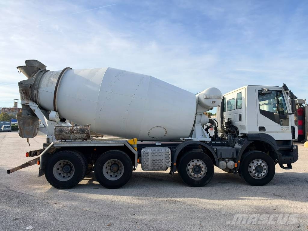 Iveco Trakker 400 콘크리트 믹서트럭