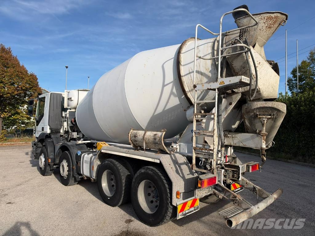 Iveco Trakker 400 콘크리트 믹서트럭
