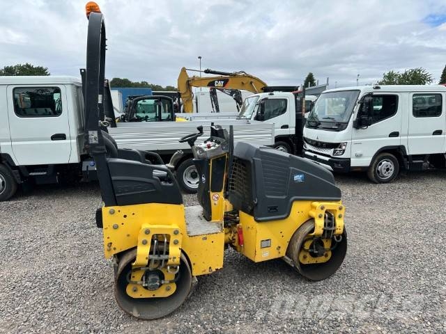 Bomag BW 100 AD M-5 Walze / 17.000 EUR Divvalču grunts veltņi