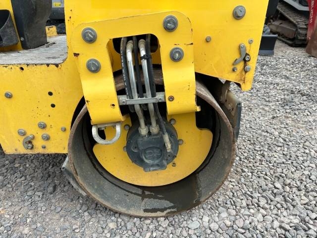 Bomag BW 100 AD M-5 Walze / 17.000 EUR Divvalču grunts veltņi
