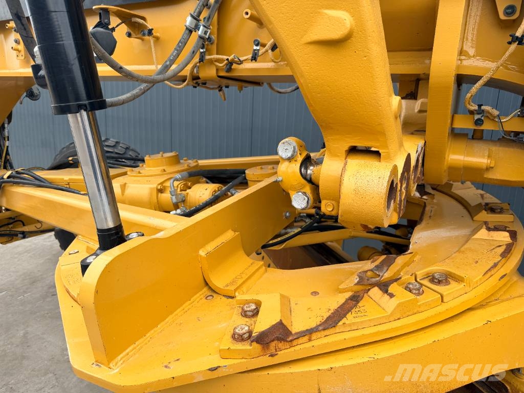 CAT 140M3 Niveleuse