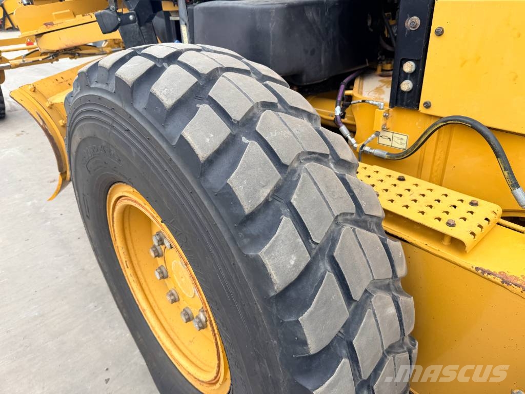 CAT 140M3 Niveleuse
