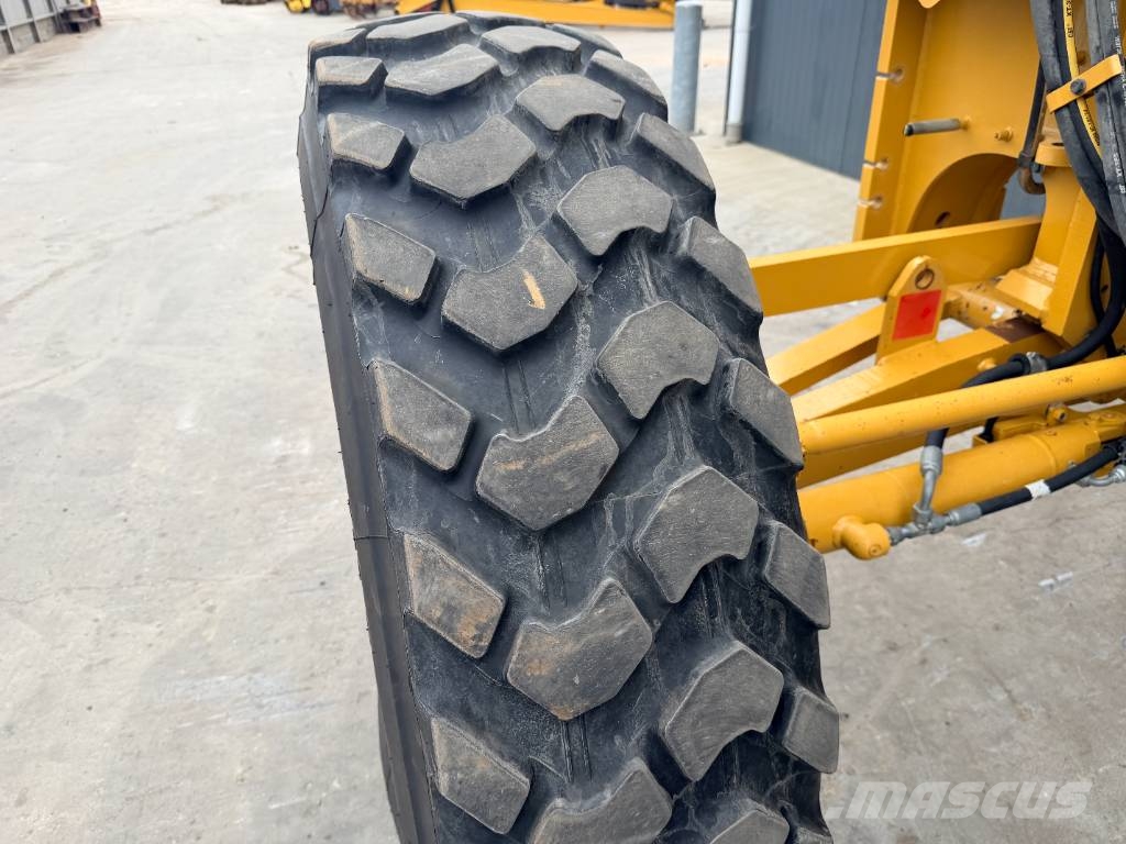 CAT 140M3 Niveleuse