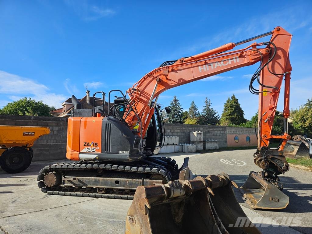Hitachi ZX 135 US-6 Bandgrävare