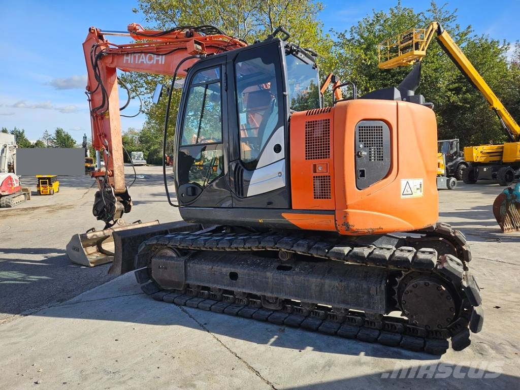 Hitachi ZX 135 US-6 Bandgrävare