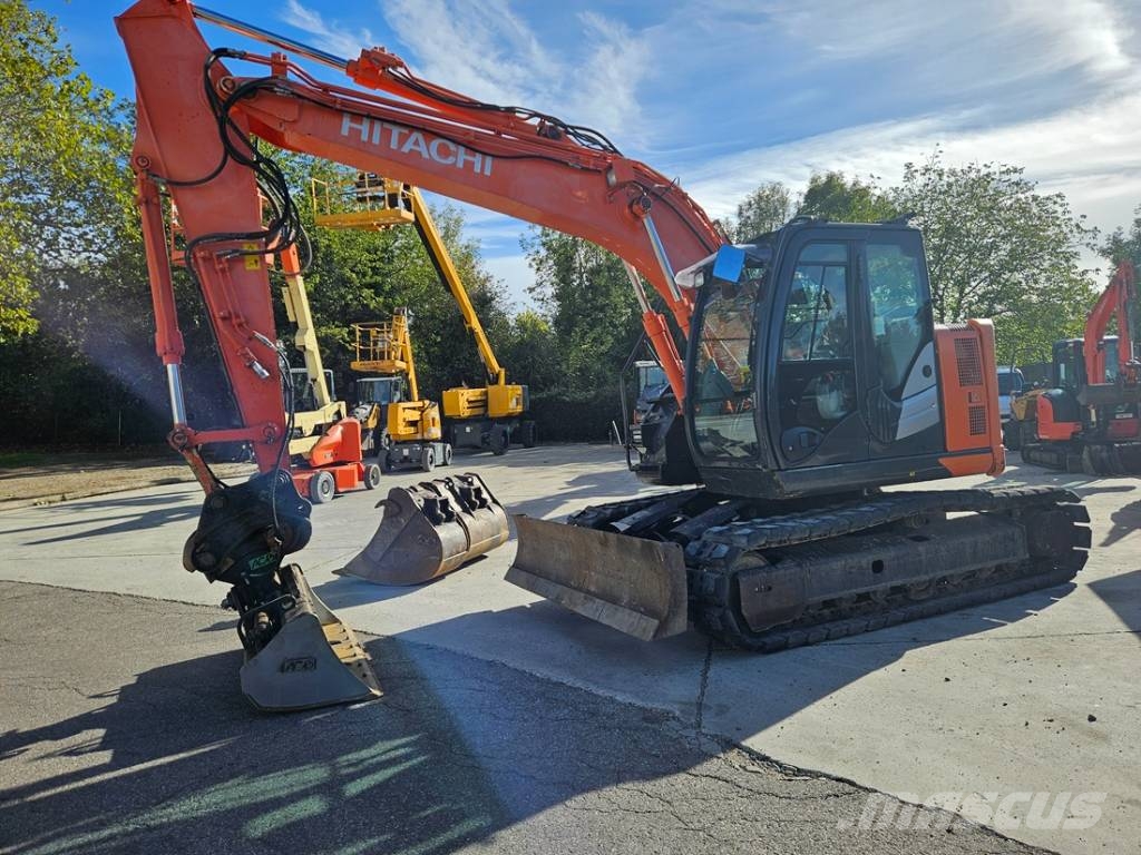 Hitachi ZX 135 US-6 Bandgrävare