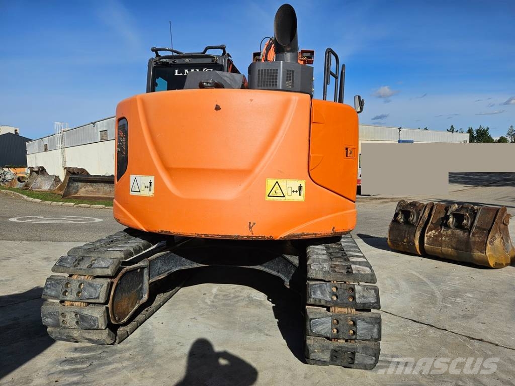 Hitachi ZX 135 US-6 Bandgrävare