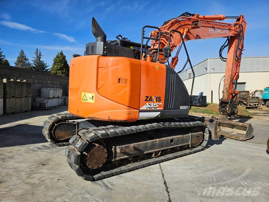 Hitachi ZX 135 US-6 Bandgrävare
