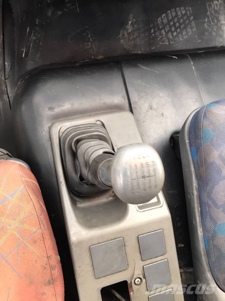 Iveco ML120E24 Camion cu prelata