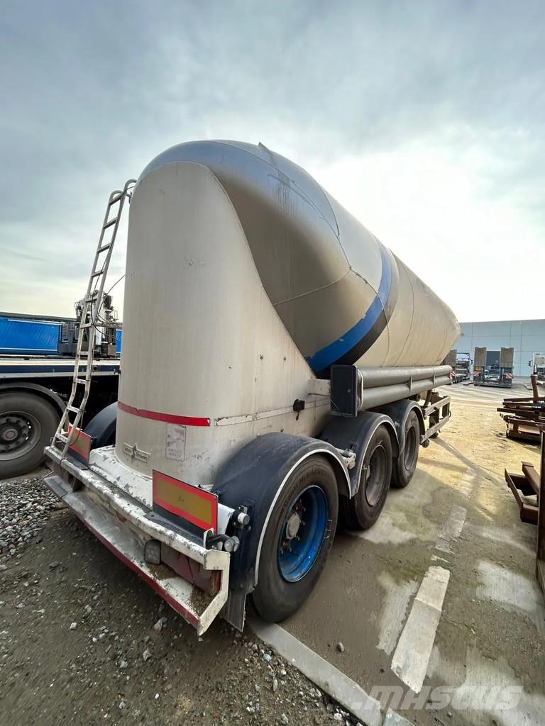 Spitzer BSF 2004 نصف مقطورات مقطورة 