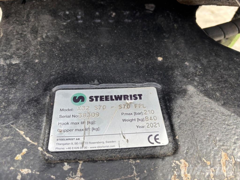 Volvo EC250EL حفارات زحافة