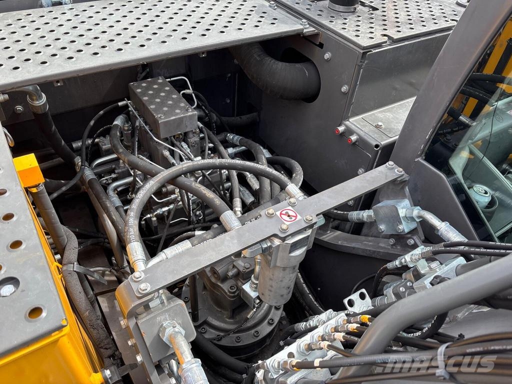 Volvo EC250EL حفارات زحافة