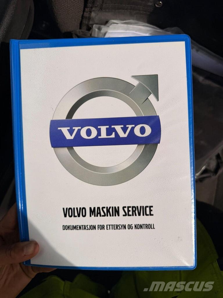 Volvo EC250EL حفارات زحافة