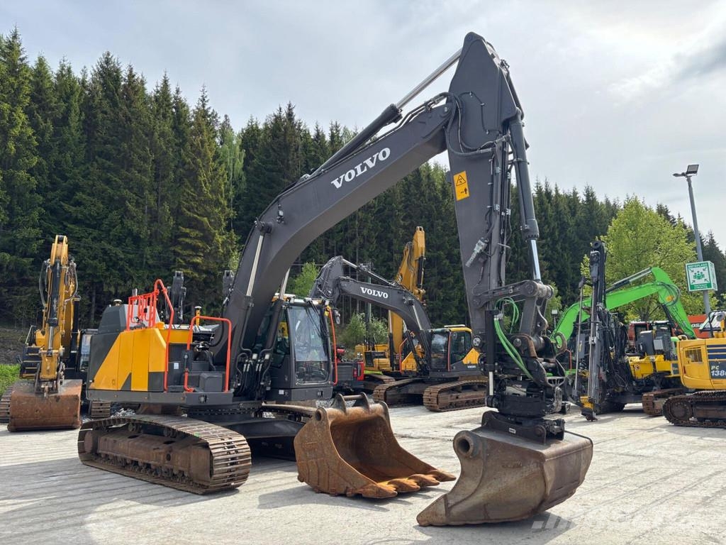 Volvo EC250EL حفارات زحافة