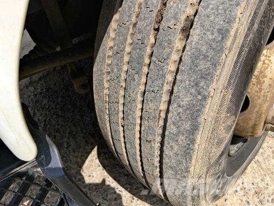 Renault Midlum 270 Camiones con chasís y cabina