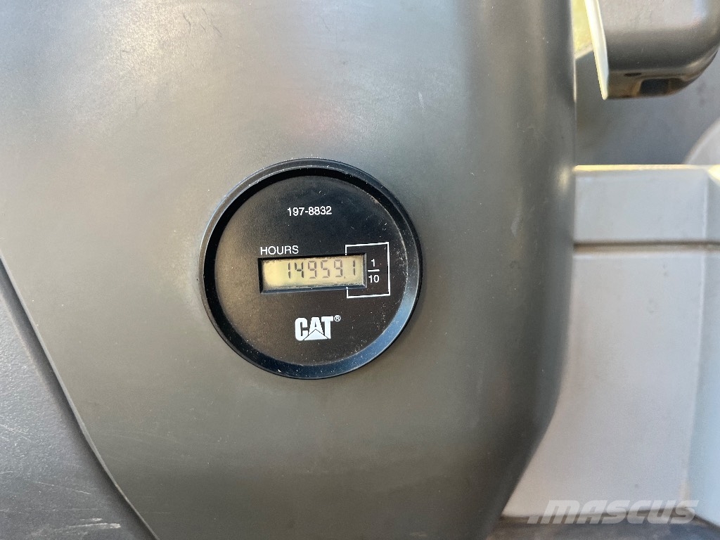 CAT M 316 D Bagri na kolesih
