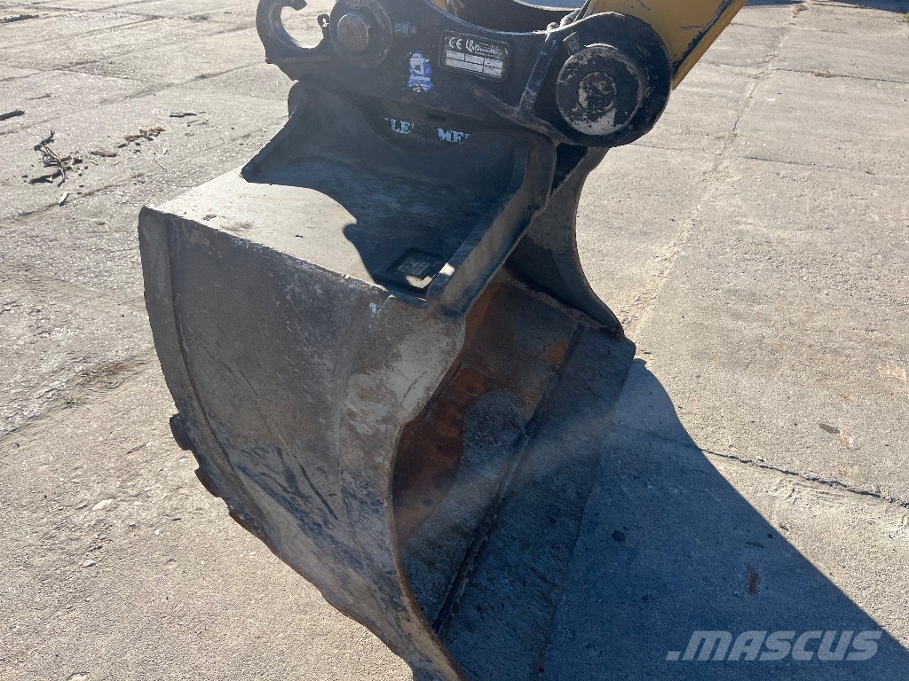 CAT M 316 D Bagri na kolesih