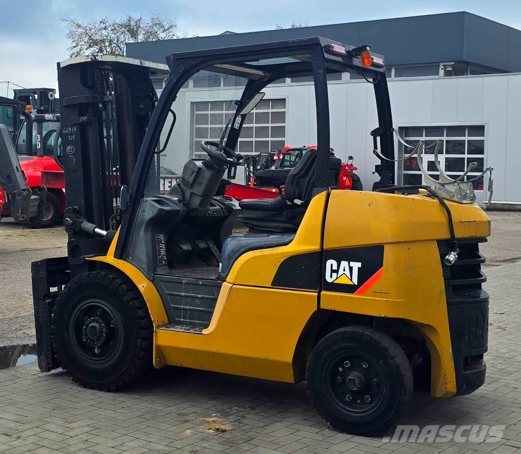 CAT GP 40 N Gāzes autoiekrāvēji (LPG)