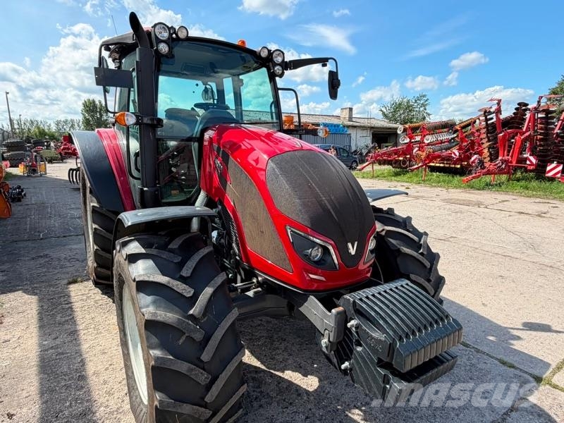 Valtra A 104 Tractores
