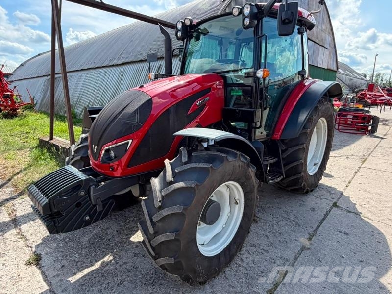 Valtra A 104 Tractores