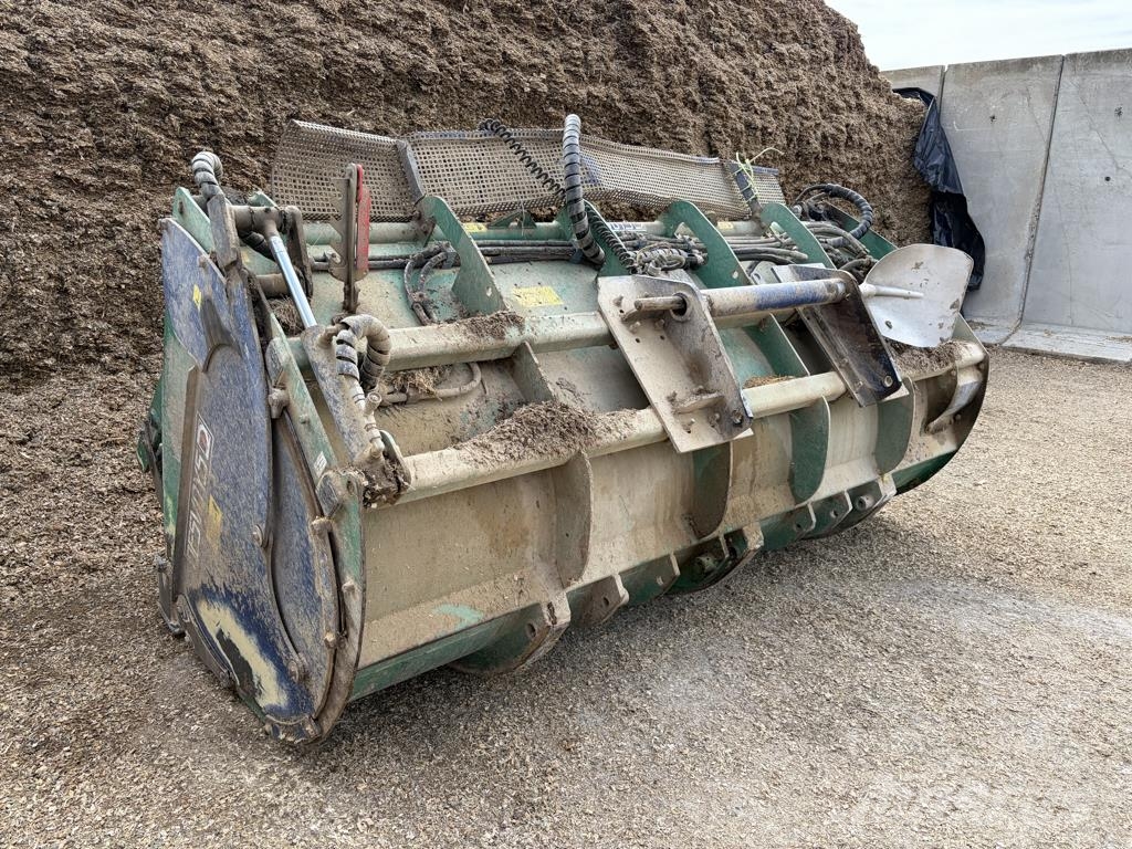 Desvoys Godet mélangeur Подаващи машини