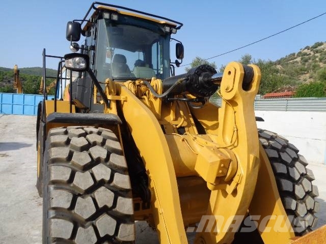 CAT 966K لوادر بعجل
