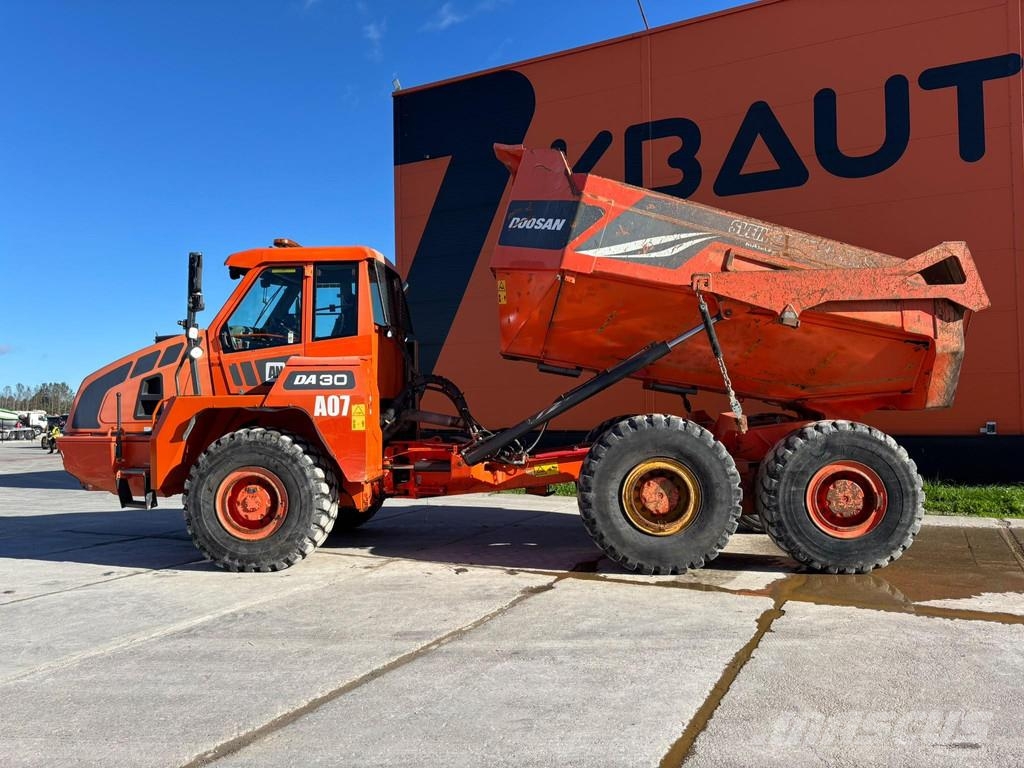 Doosan DA 30 6x6 Liigendraamiga pinnaseveokid