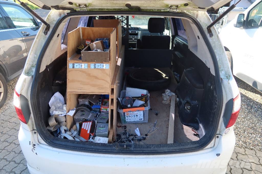 Toyota SPORTSVAN Gesloten bedrijfswagens