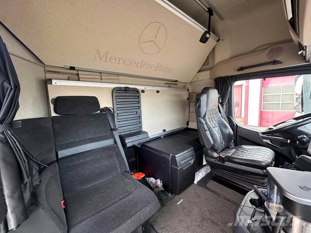 Mercedes-Benz ACTROS 2853 Seria 7724 Furgons