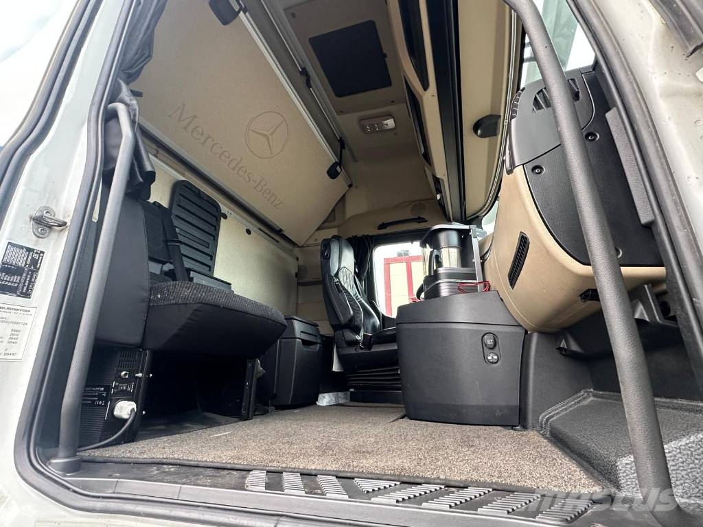 Mercedes-Benz ACTROS 2853 Seria 7724 Furgons