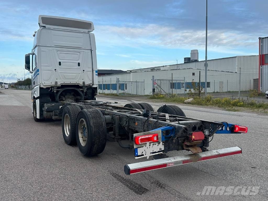 Mercedes-Benz ACTROS 2853 Seria 7724 Furgons