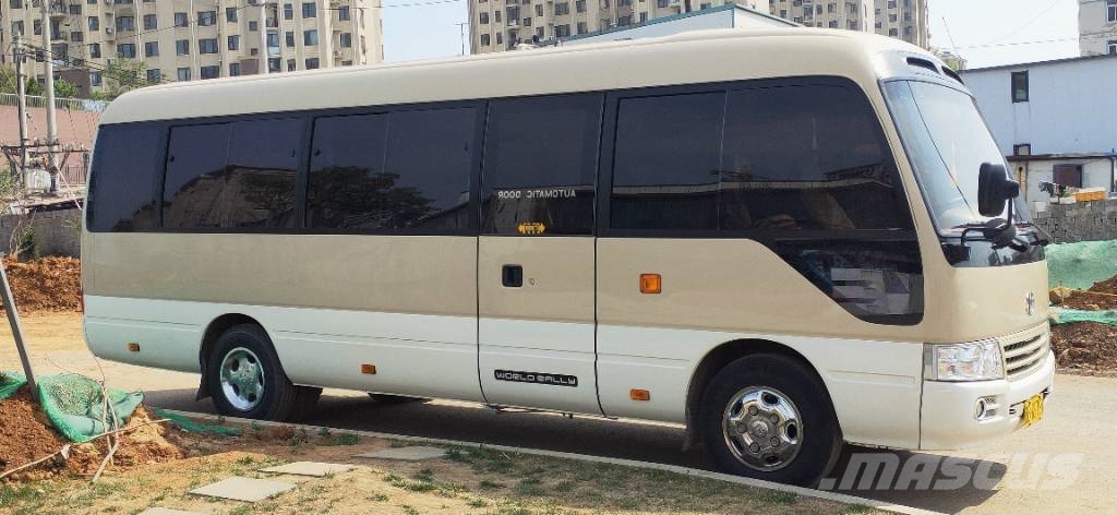 Toyota Coaster Bus 迷你巴士