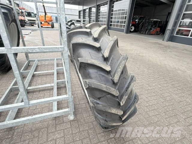Michelin 20.8 R38 + 16.9 R28 Valtra Tractores