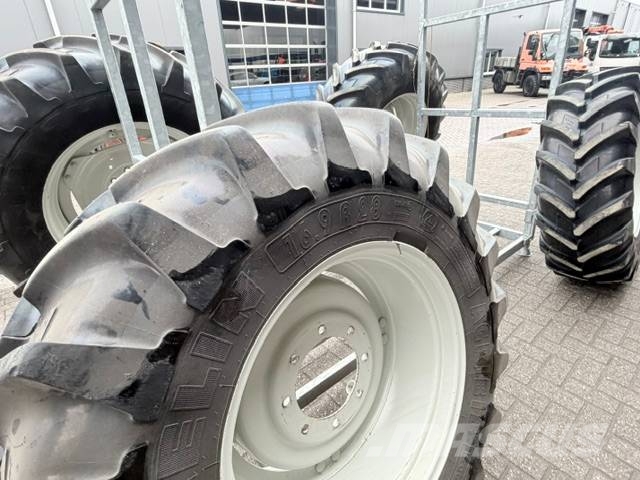 Michelin 20.8 R38 + 16.9 R28 Valtra Tractores