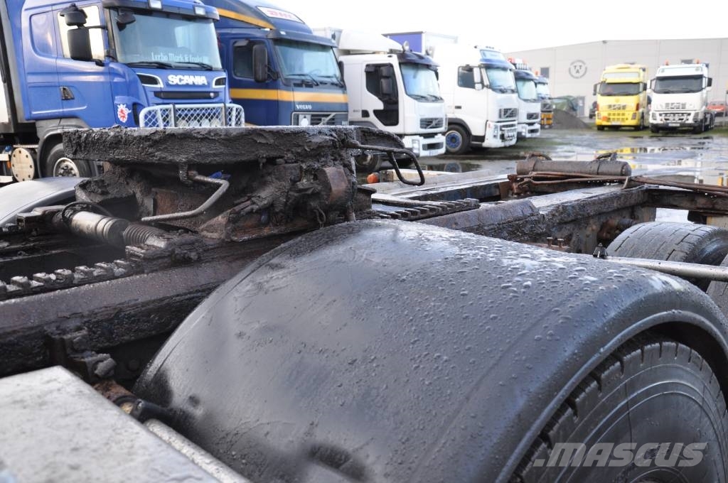 Scania R124 GB6X4NA 470 Тягачі