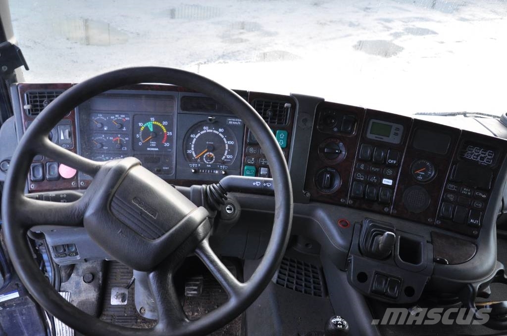 Scania R124 GB6X4NA 470 Тягачі