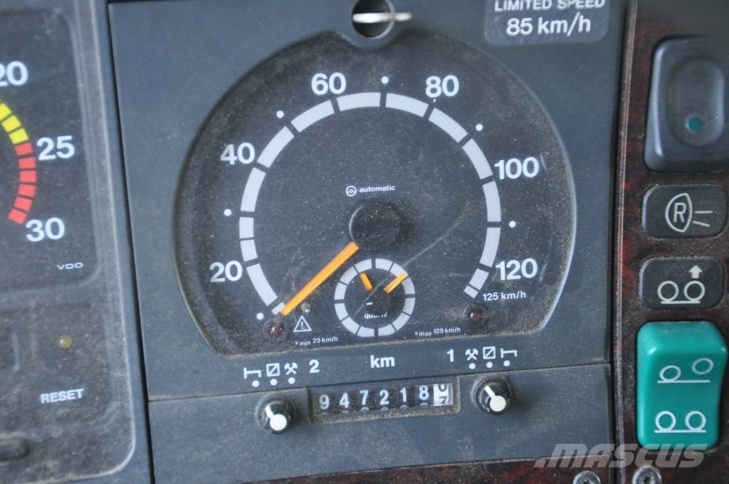 Scania R124 GB6X4NA 470 Тягачі