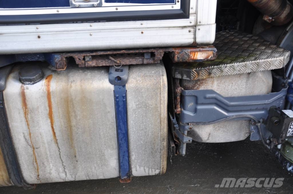 Scania R124 GB6X4NA 470 Тягачі